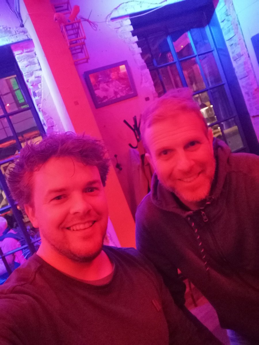 About last night...
Een super leuk gesprek gehad met vriend en sportpsycholoog <a href="/NathanKahan/">Nathan Kahan</a>. Het resultaat is binnenkort te horen in zijn podcast 'de sofa van Nathan Kahan'. Kuch 😉