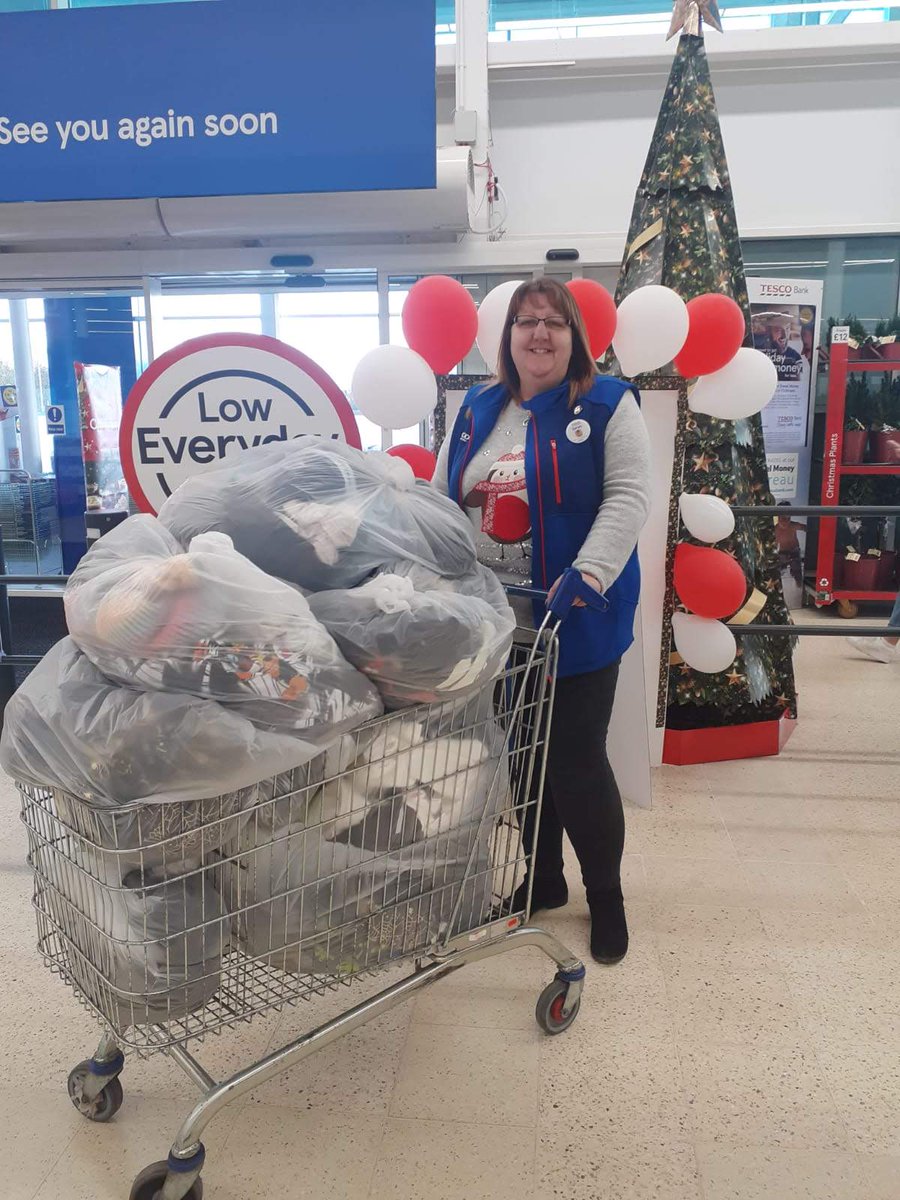 YMCADoncaster's tweet photo. Another big #thankyou to Sarah at the Balby branch of Tesco for arranging a clothing donation for the young people we support. It's been lovely watching their faces light up when they come to give us a twirl in their new attire! 

#communitychampions #supportlocal https://t.co/LJ9sWq1GD5