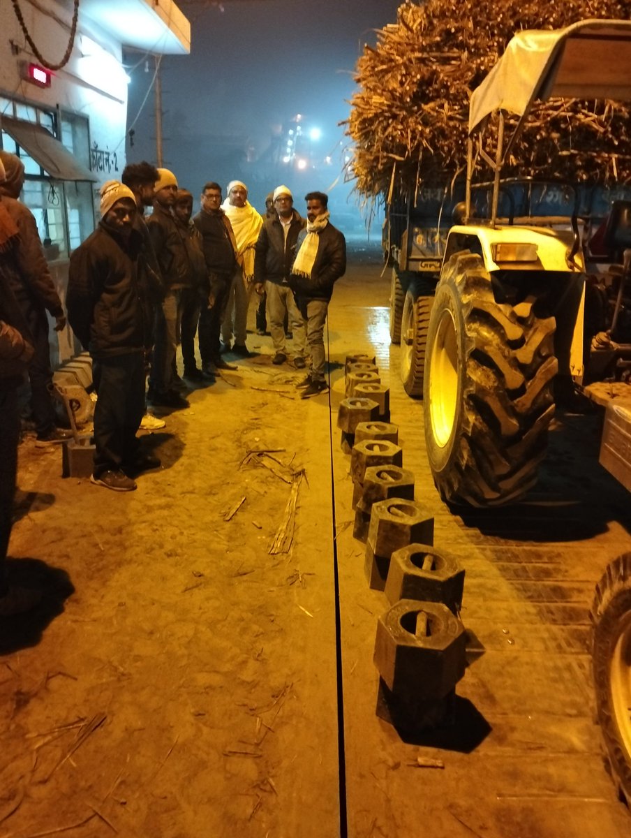 Akbarpur chini mill gate ka nirikshan mid night me kiya aur purv me taul chuki trolley ka punah standard weights ke sath weight karaya aur sahi Paya. Alav, prakash aur pani aadi ki samuchit vyavastha hai. Chinimil ko nirdeshit kiya ki  kisano ki suvidha ka dhyan rakha jaye .