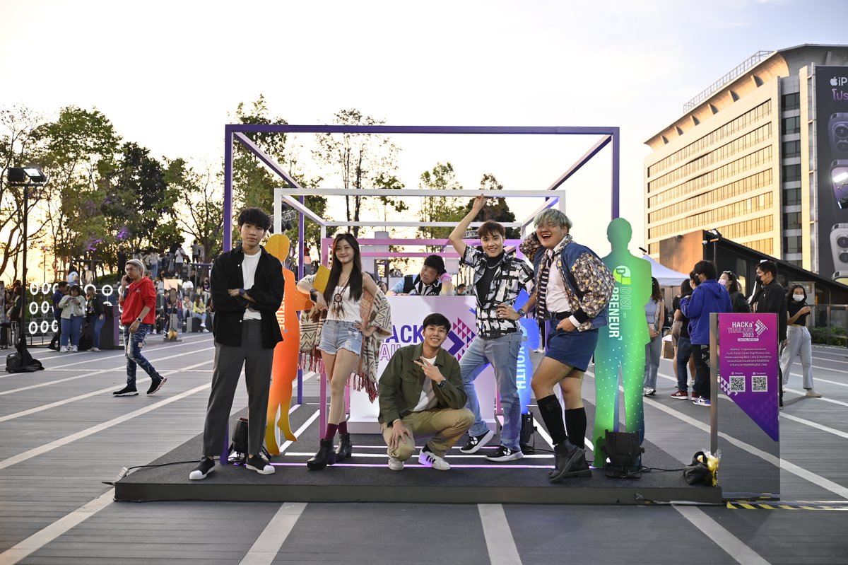 TheStreamerTH's tweet photo. (3) ภาพบรรยากาศของ 6 ผู้เข้ารอบชิงในรายการ The Streamer ที่ได้ไปร่วมงาน HACKaTHAILAND: Digital Infinity #TheKickOff
#Thestreamerthailand #เดอะสตรีมเมอร์ #infofed #depaThailand #HACKaTHAILAND #HACKaTHAILAND2023 #TheKickOff https://t.co/egxiTHALlG
