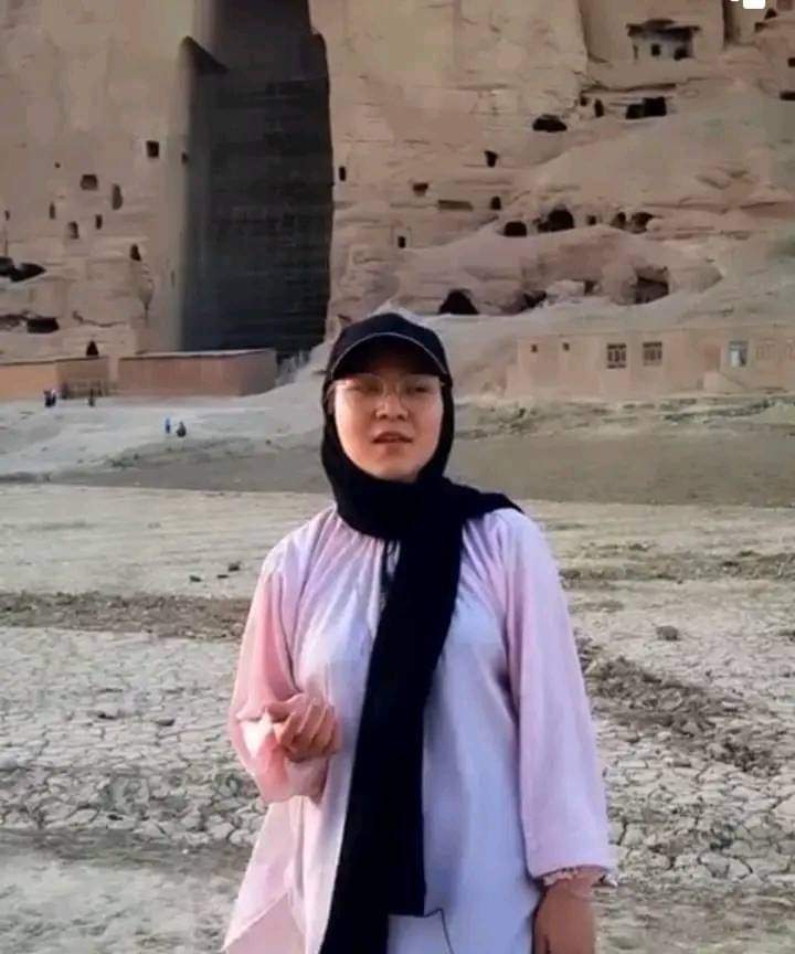 Qaisalamdar's tweet photo. #KabulProtest: Lead protester Zahra Mandegar is arrested by the Taliban during the demonstration after the Taliban announced a COMPLETE ban on female education in #Afghanistan.
Taliban are afraid of these strong women's voices; courage and bravery are their scents. https://t.co/nRAPTBhbTQ