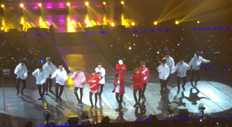 lxtsgxxxxr's tweet photo. “it shall find you no matter what” it was 2017 wings tour ng bts but we couldn’t secure any UB tix ng friend ko but pumunta padin kami sa mismong araw ng con and we bought sro day 2🥹it means mas malapit namin nakita ang bts😭💜thanks for reminding this quote inang @happeehour 💘 https://t.co/gvhpOHvyxL