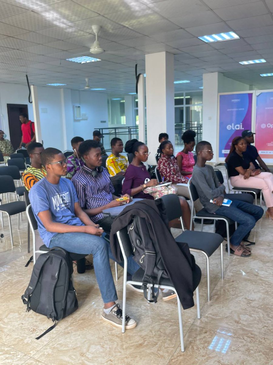 gdscepitechbj's tweet photo. Hi amazing #community 🤓

Nous sommes ravis de vous avoir eu présent au #LastDigitalShow. Ce fut une expérience magnifique en tout point ☺️ 
Merci à vous amazones et guerriers de la #tech 👩🏾‍💻🤓🌟 https://t.co/jQP6i6BwcP
