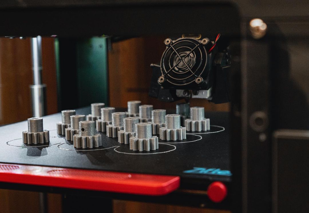 Zimple3D's tweet photo. Repost customer content 👉

"Less is more"
---------------
♨️ Buildplate: Ziflex @Zimple3D 
---------------
#idea #idea3Dprint #3dmodel #3Dprint #3dprinted #fdmprinter #resinprinter #pla  #makeitbetter https://t.co/QqUDNRQsTp