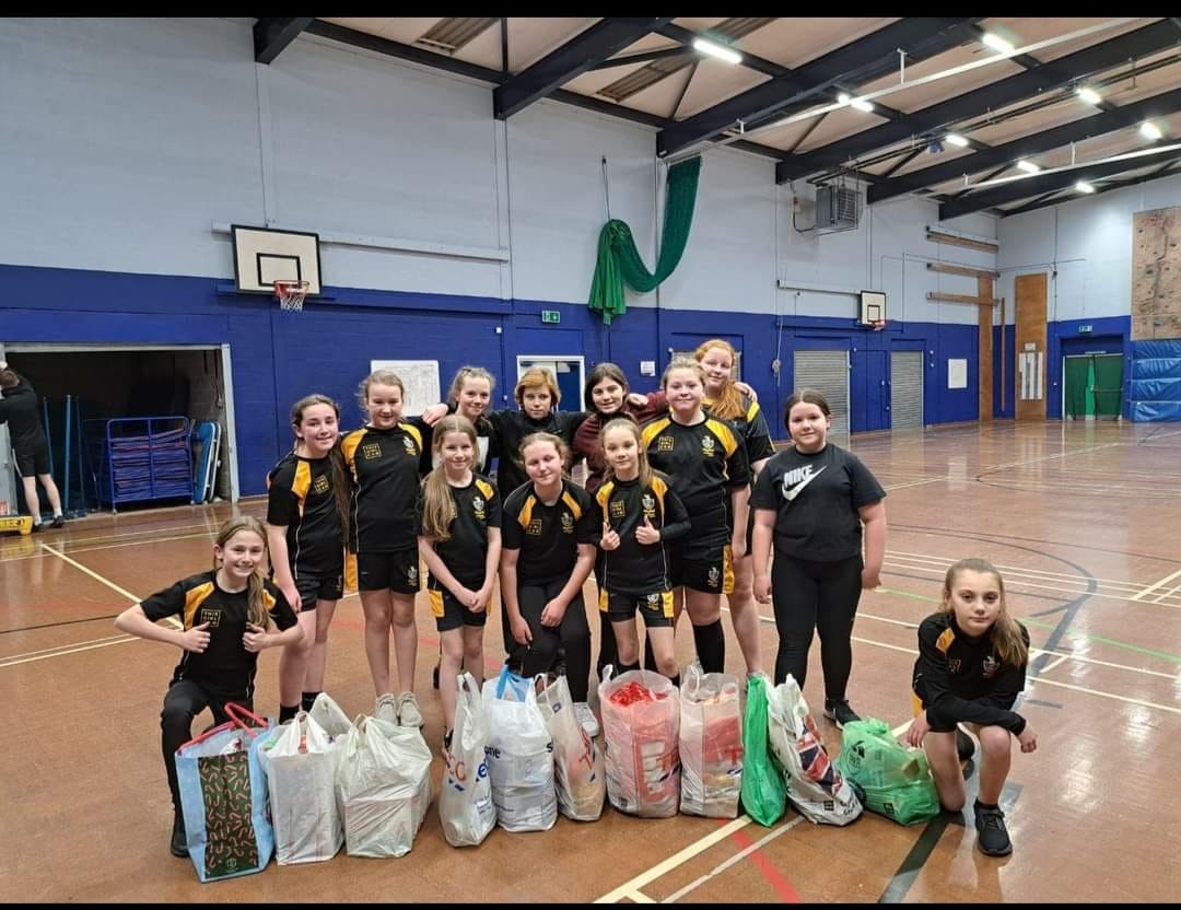 Haydock ARLFC girl's section.
Collecting Food and Christmas treats for the local community food Bank.