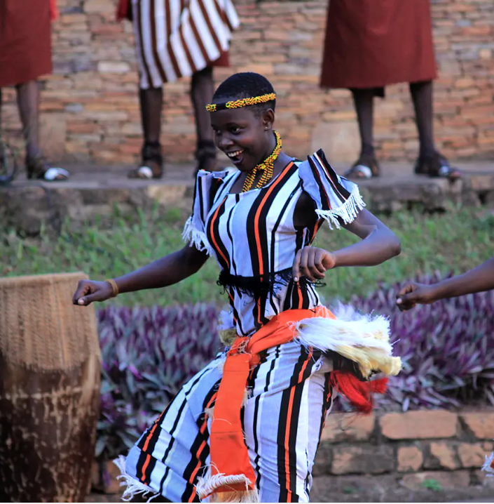 dustabsolut's tweet photo. Uganda as a country is a cultural hub that expands in all directions. One place in Kampala is particularly a residence of national re-engagement through the soft power of dance and song - Ndere 
#ndere #diversecultures #africandance #dance https://t.co/5LOHBokXGm