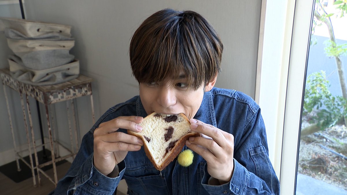 ctv_good's tweet photo. あすの #ぐっと は
いい街にはいいパン屋さんがある🍞
光くんが豊川市でこだわりパン食べまくり😂
パルコの地下にできた #FOODLIBRARY
って知ってる⁉️
豊富な品揃えの中から店員さんオススメ
商品でプレゼン対決😤
今回は弘道さんVS泰新くん👊
#佐藤弘道
#マジプリ
#平野泰新
#大城光
#望月杏夏 https://t.co/DVpj8MQrkE