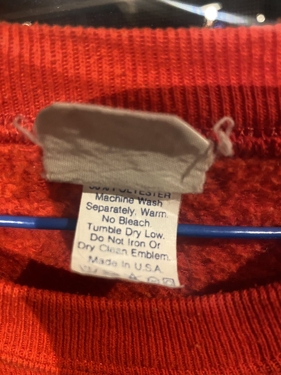 zombieused's tweet photo. フォロワーさま限定
zombie サンタフェア
🎅
こちらの1980年代アメリカ国
製造の
クリスマス　スウェットを1名にプレゼントさせていただきます。
ご参加はフォローとRTでお願い致します🤲
サンタおまけ賞もありますのでたくさんご参加ください。 https://t.co/kPdqej8xvV