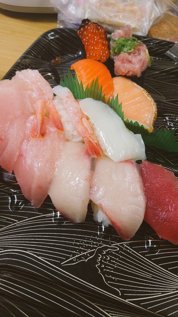 脱稿!(そこそこ食べてから撮ってないことに気付いた… 