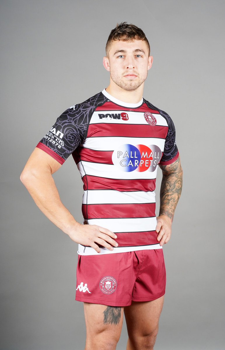 Get down to the <a href="/WiganWarriorsRL/">Wigan Warriors 🍒⚪️</a> club shop tonight to grab yourself a <a href="/SammPowell/">Sam Powell</a> Testimonial shirt in time for Christmas 🙌🎄🍒⚪️
Priced at £50.00 for Adults and £35.00 for Juniors