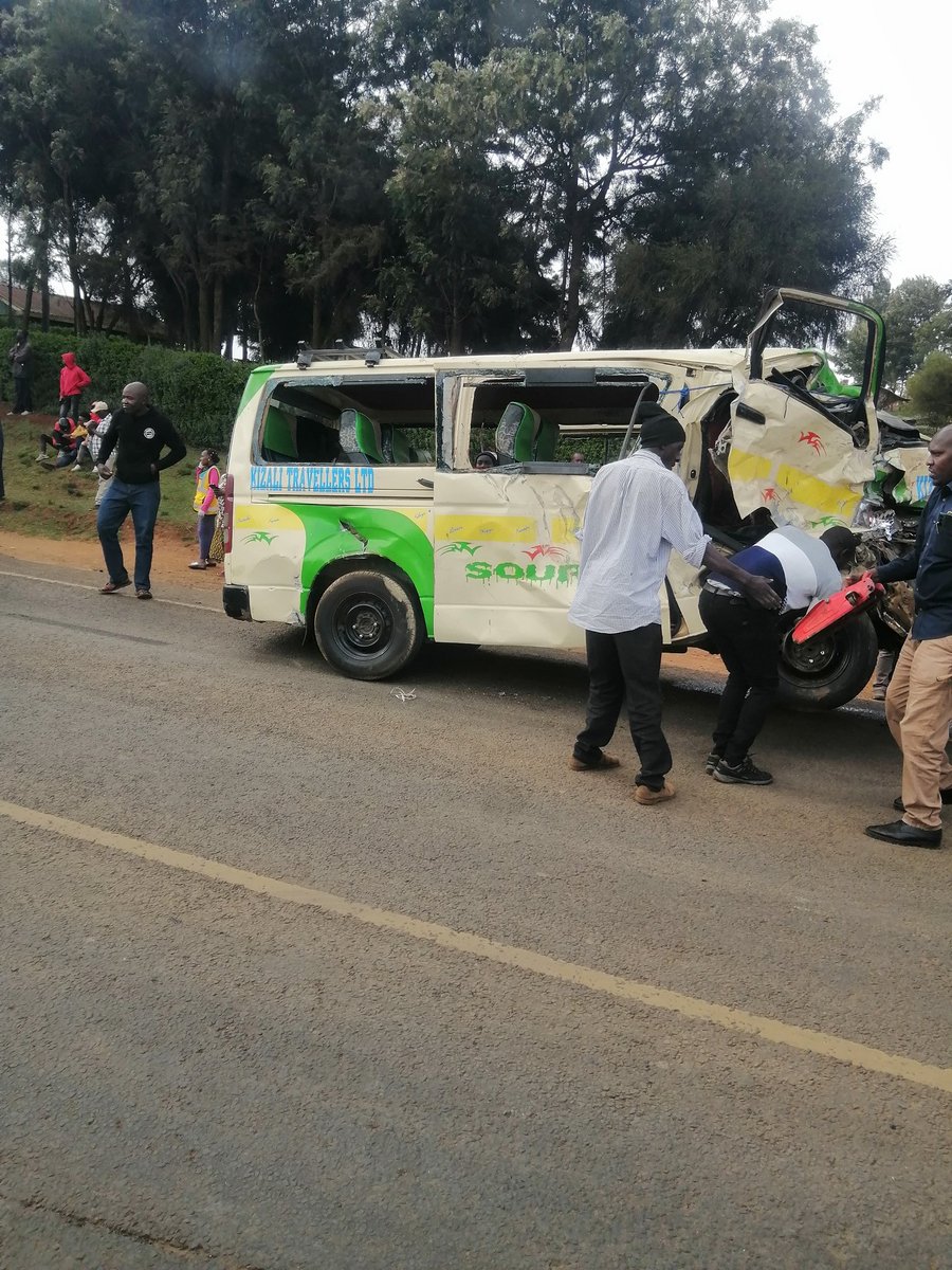 MulamaGidraf's tweet photo. @Ma3Route Accident at Limuru Nairobi nakuru highway https://t.co/DGvGc0SXeE