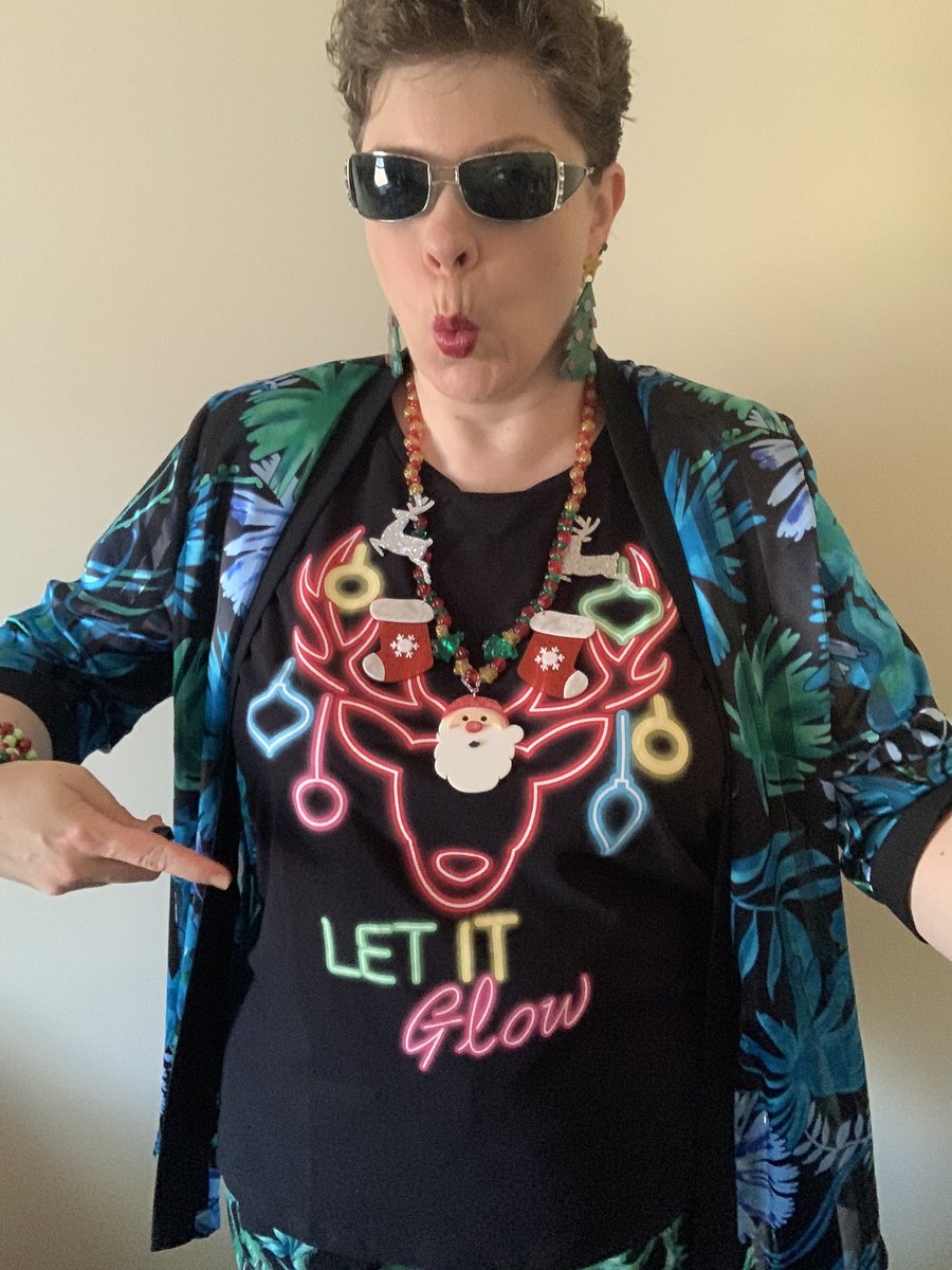 JewelDivasStyle's tweet photo. Forget ho, ho, ho, it’s time to glo, glo, glo!
.
#christmas #jeweldivasstyle #mystyle #christmasstyle #decemberstyle #summerstyle #fashionstyle #fashion #decemberfashion #style #styleinspo #outfitoftheday #whatiwore #whatiwear #rudolph #hohoho #glogloglo https://t.co/znQOJUnMUP