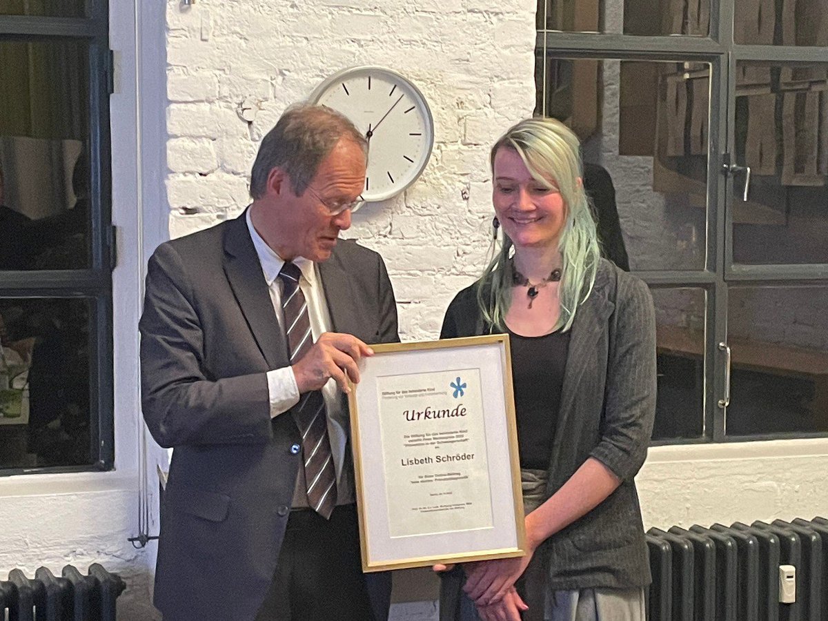 Lisbeth Schröder tweet media