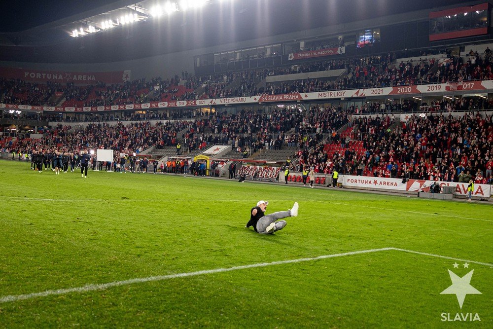 slaviaofficial's tweet photo. 5⃣ let ve Slavii dnes slaví Jindřich Trpišovský a jeho trenérský tým! 🎂🥳

3⃣x zisk ligového titulu 🏆
3⃣x vítězství v MOL Cupu 🥇
3⃣x postup do čtvrtfinále evropských pohárů 😍
1⃣ vítězství v Česko-slovenském Superpoháru 🏅
2⃣5⃣4⃣ zápasů, 1⃣6⃣6⃣ výher! 💪 https://t.co/qGGKT6ic57