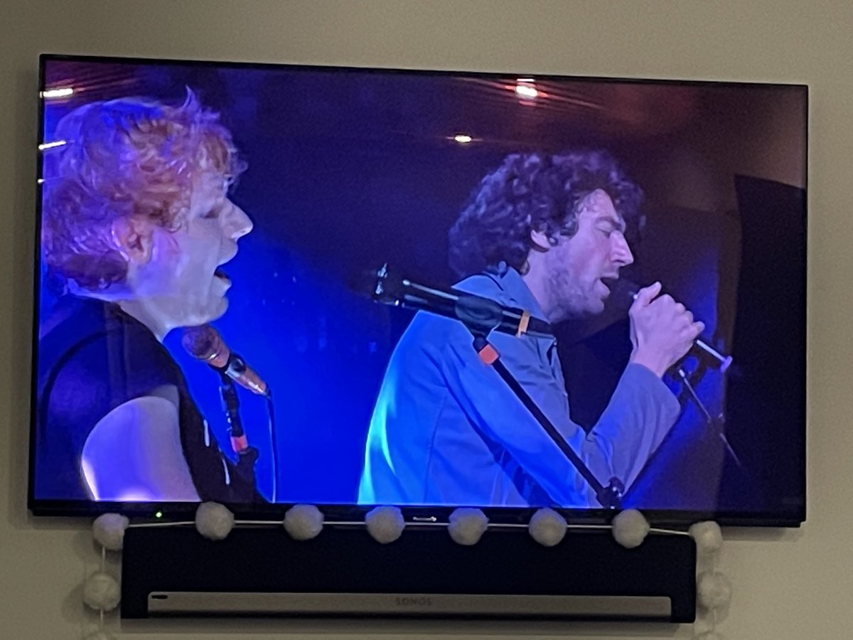 bullmonaghan's tweet photo. ⁦@edsheeran⁩ are we any chance to see a repeat down south next year #chasingcars ⁦@snowpatrol⁩ 🤙🏻 https://t.co/DCl6lQkcpU