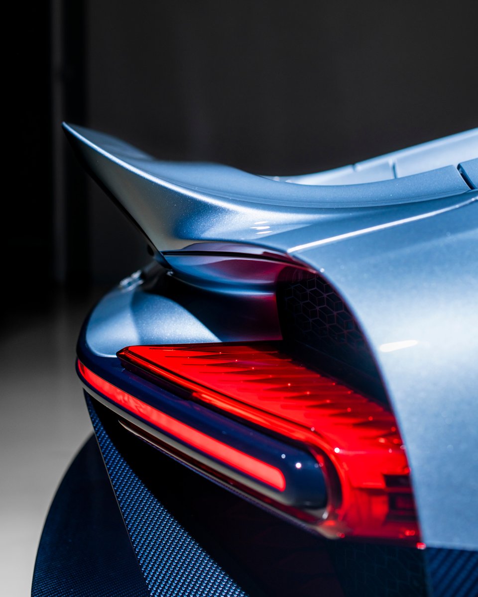 Bugatti's tweet image. The CHIRON Profilée possesses a bespoke shape with a sweeping tail for advanced thermodynamics and downforce. It will be auctioned in Paris on 1 February 2023 @rmsothebys.

More details: rmsothebys.is/PA23Bugatti

#BUGATTI #CHIRONProfilée #RMSothebys
–
bugatti.link/consumption