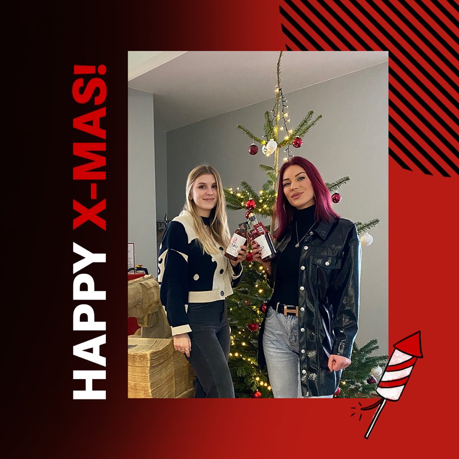 Prost – und ho, ho, ho!

Wir verabschieden uns in den wohlverdienten #weihnachtsurlaub und stoßen an auf:
🙌 Viele erfolgreiche #Projekte.
🌈 Vielfältige Neuzugänge im #Team.
🥳 Großartige gemeinsame  #Events.
💯 Spannende Kund:innen.
🏃 Genommene Hürden.

#merryxmas an alle!