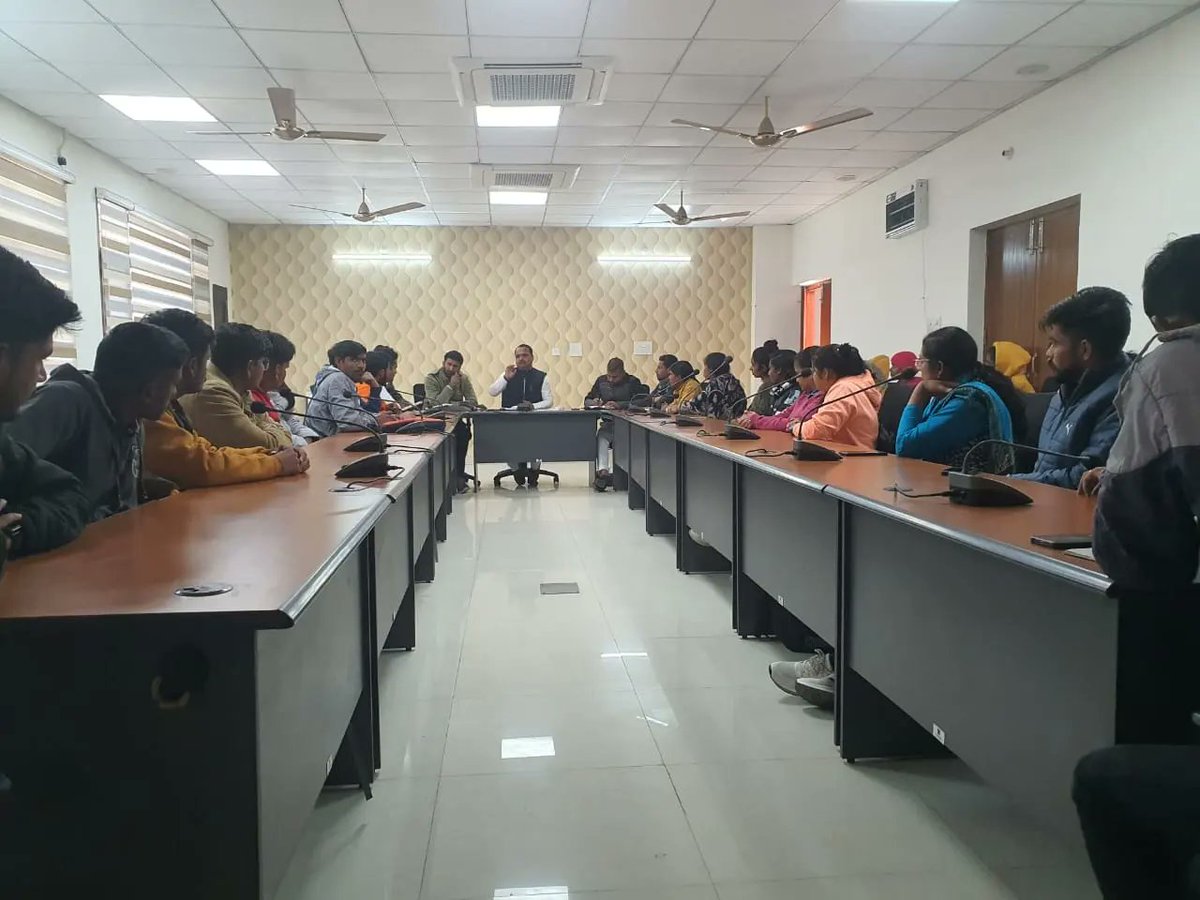 abvpjindhr's tweet photo. आज @ABVPVoice जीन्द की #ABVP75 के अंतर्गत जिला सम्मेलन को लेकर सामान्य विद्यार्थियों की बैठक संपन्न हुई जिसमें मुख्य रूप से उत्तर क्षेत्र संगठन मंत्री आदरणीय @ivijaypratap जी का प्रवास रहा। https://t.co/2fJdQWWbWs