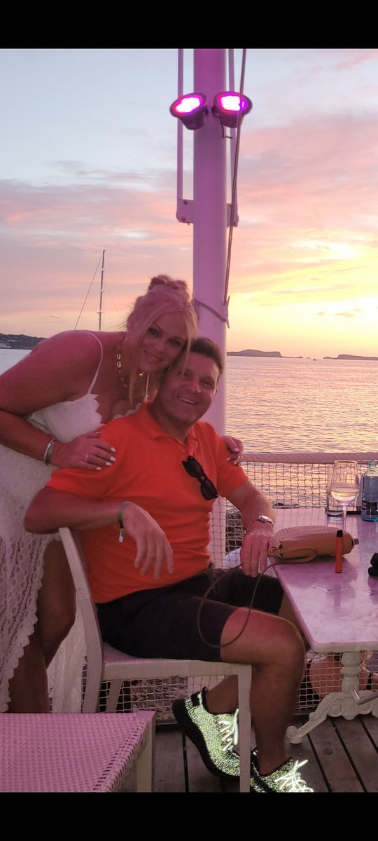 julieFitzsimons's tweet photo. Happy birthday love you always and forever @stephenmullen67 🙌❤ https://t.co/DIR323XtUo