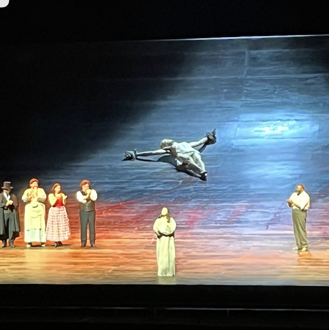 Opera_Tick's tweet photo. LEONORA: One unhappy, deceived, rejected, accursed by both earth &amp; heaven, who throws herself in tears at your feet &amp; begs you to rescue her from hell. #Netrebko #LaForzaDelDestino #SlavaUkrainii https://t.co/rRbLhaHKmu