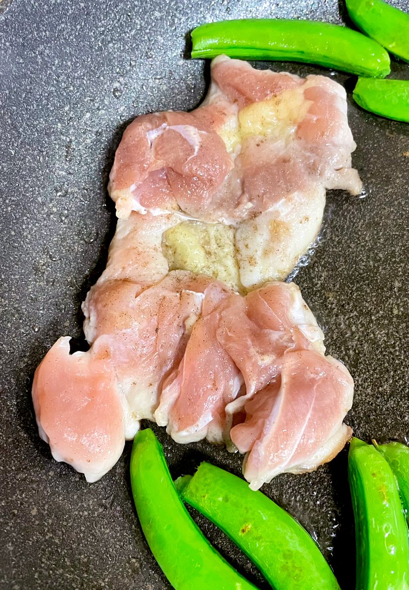 全農がツイートしてた皮パリチキンを2日前に仕込んでおいたので焼いてみた これは確かにパリパリ https://t.co/Gd7ABgYi8t 