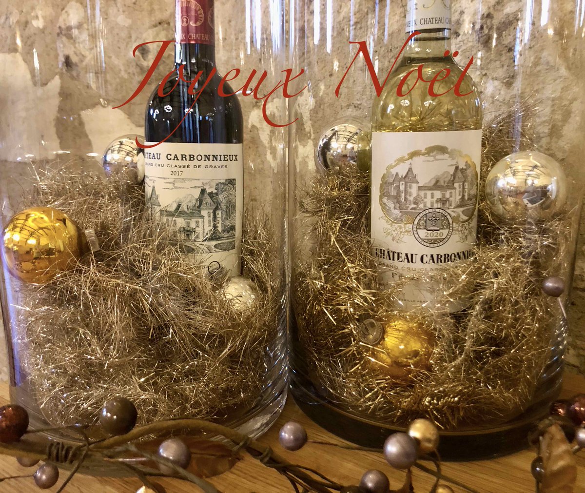 Le Château Carbonnieux vous souhaite un Joyeux Noël!
#wine #winelover #winetasting #Bordeaux #christmas2022 #Noel