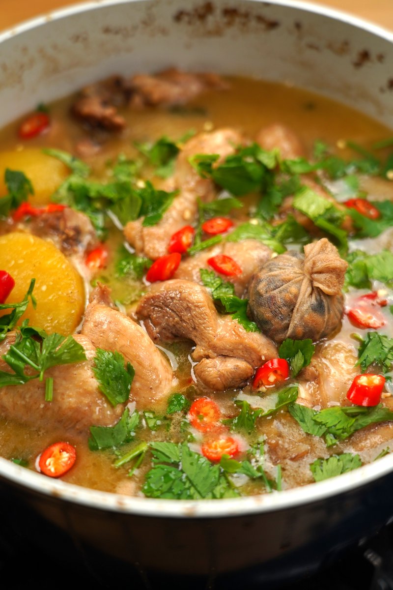 khairulaming's tweet photo. ni resepi sup ayam extra kick yang selalu masak untuk housemates. pedas, pekat, sedap semua ada. cara nak buat pun senang: https://t.co/1zTtcv0KV9