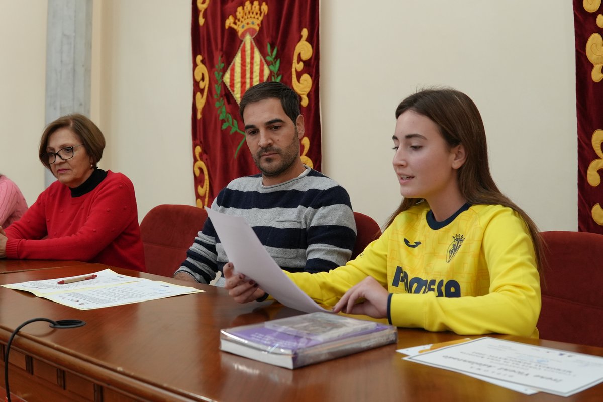 ajvila's tweet photo. 📸 El concurs de relats ✍️ del Memorial Democràtic ja té guanyadores 🏆

👏 Enhorabona Daniela Daniel, del @santamariavila, i Irene Vicent Adelantado, del @brochillop  

✒️ Felicitats també a la resta de finalistes i gràcies a tots els participants!

@culturavilareal @arqueocas https://t.co/Ul72EBTZWc