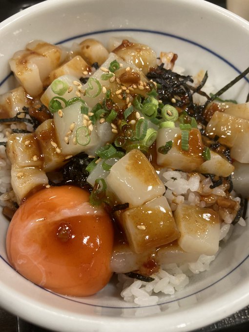 なか卯の漬けイカユッケ丼を食って
ゆりかもめ豊洲駅のなか卯のイメトレしていけ 