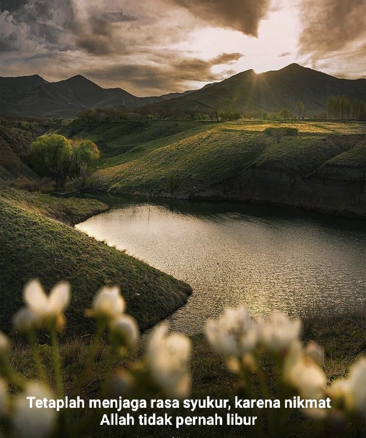 Allah Subhanahu Wa Ta'ala berfirman:

فَبِاَ يِّ اٰلَآ ءِ رَبِّكُمَا تُكَذِّبٰنِ

fa bi-ayyi aalaaa-i robbikumaa tukazzibaan

"Maka nikmat Tuhanmu yang manakah yang kamu dustakan?"
[QS. Ar-Rahman : 13]