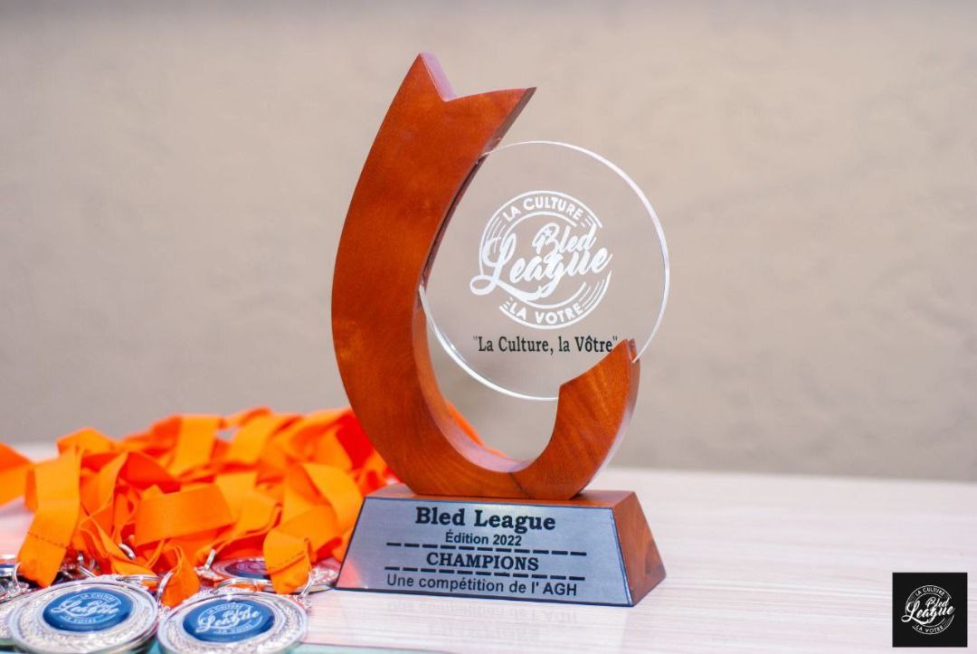 Yannick_Amedome's tweet photo. A last for the road 🏅
Ce samedi a marqué l'épilogue de la @bledleague, compétition inter quartiers de #CultureGénérale que mes coéquipiers d'#Agoe-#Avedji @ekpotchatchatcha avons eu la joie de remporter (3eme titre en 3 éditions). 1��/3️⃣ https://t.co/8HourYIWKC