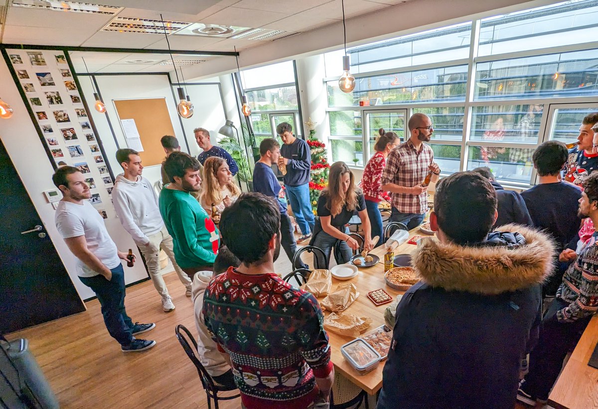 Cette année, tous les petits lutins de Koovea ont été sages et ont bien travaillé. Pour les récompenser, le père Noël a décidé de mettre le paquet pour réunir la Team autour de moments festifs. On vous montre ? 👇🏻 

Bonnes fêtes à tous 🎄

#Noël #entreprises
