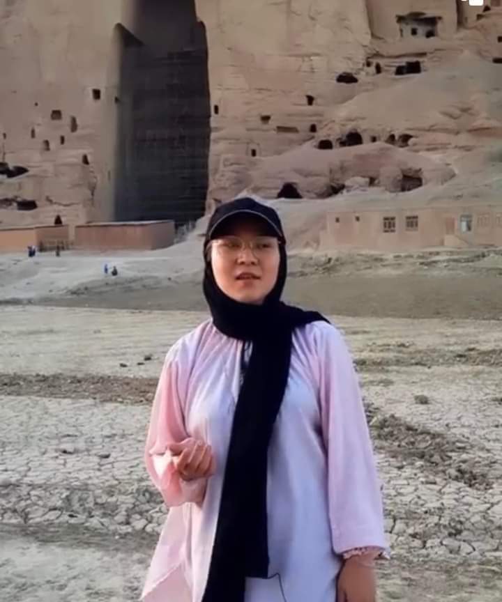 nafisbahar1's tweet photo. طالبان تروریست دختران معترض را به شمول زهرا ماندگار، انگیزه و چند تن دگر را با خود برده اند و بقیه دختران را باخشونت سرکوب نموده اند.
#یاهمه_یاهیچکس 
#LetAfghanGirlsLearn 
#Afghanistan https://t.co/Mb8k54B6UT
