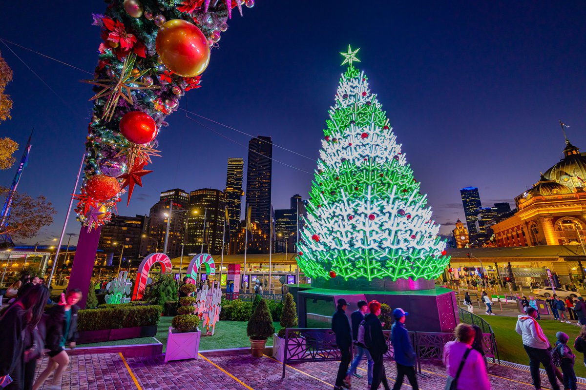 Katrina_McK's tweet photo. The @cityofmelbourne really does shine at Christmas. #onlyinthecity #Melbourne https://t.co/L60635y4ng