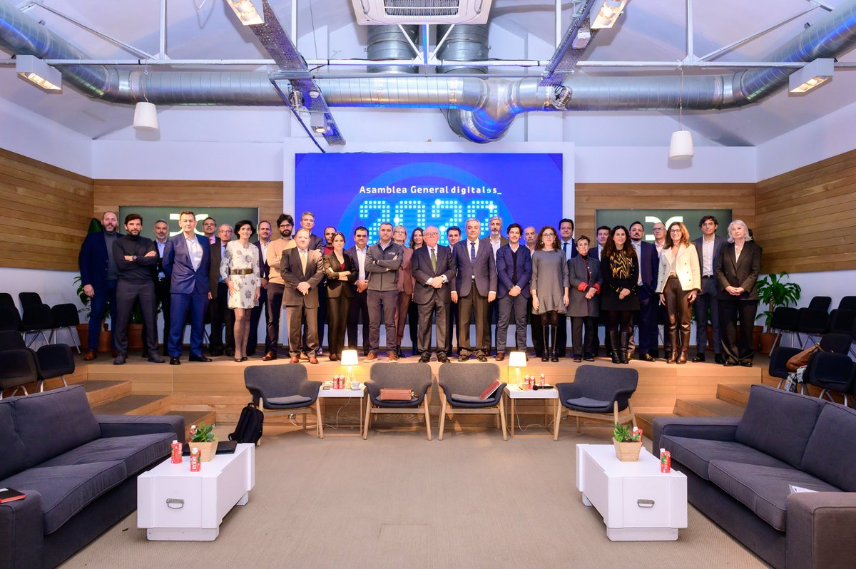 Datatronics_tel's tweet photo. El pasado 12 de diciembre, @DigitalES convocó la Asamblea General ordinaria que reúne a los asociados, y en la que participó #Datatronics. En la sesión se repasaron las principales acciones del año y los planes que tenemos en nuestro sector para el 2023.
https://t.co/52BPjtxfkg https://t.co/gfoPToLBDr