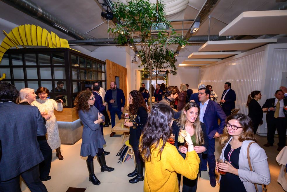 Datatronics_tel's tweet photo. El pasado 12 de diciembre, @DigitalES convocó la Asamblea General ordinaria que reúne a los asociados, y en la que participó #Datatronics. En la sesión se repasaron las principales acciones del año y los planes que tenemos en nuestro sector para el 2023.
https://t.co/52BPjtxfkg https://t.co/gfoPToLBDr