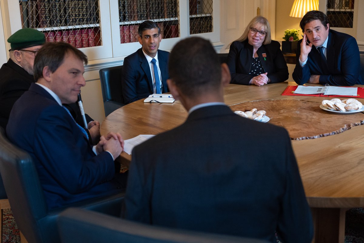 VeteransGovUK's tweet photo. Yesterday, @JohnnyMercerUK met with veterans and charities to discuss the challenges of homelessness in our veterans community. 

No one should be homeless, not least our veterans. That's why we've launched an £8.55m fund, and a dedicated pathway to end rough sleeping. https://t.co/rc3Q4b9fW9