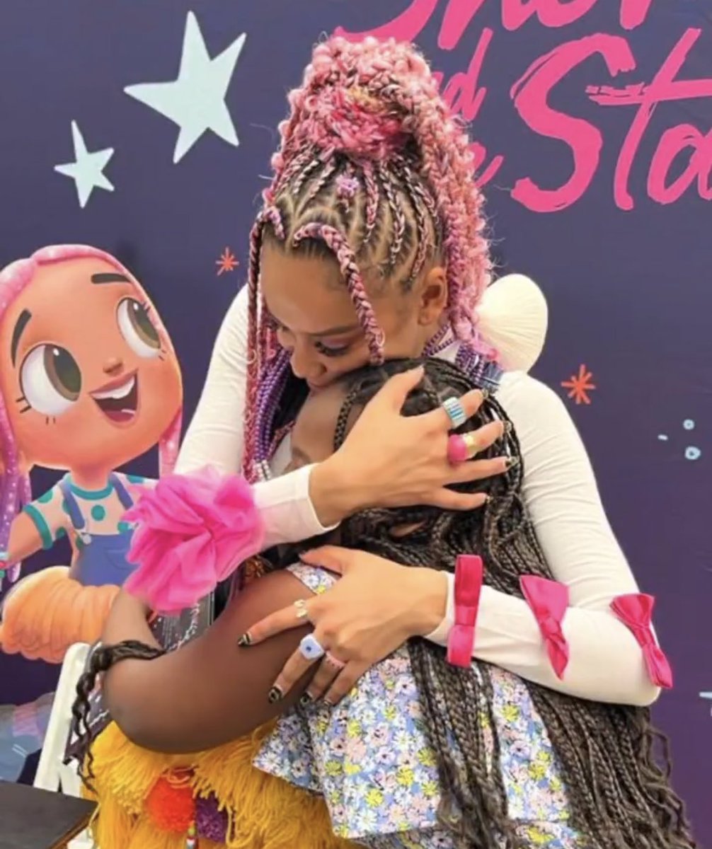ShoMadjozi's tweet photo. Listeeeennnn, the stars showed up and showed out yesterday at Mall of Africa. Books were sold out in just a few hours. And I got so many hugs! My heart is full 🥹🫶🏽💗 thank you. 

Books are available at these stores: https://t.co/N9yRfXim2t https://t.co/60X9UOtLnR