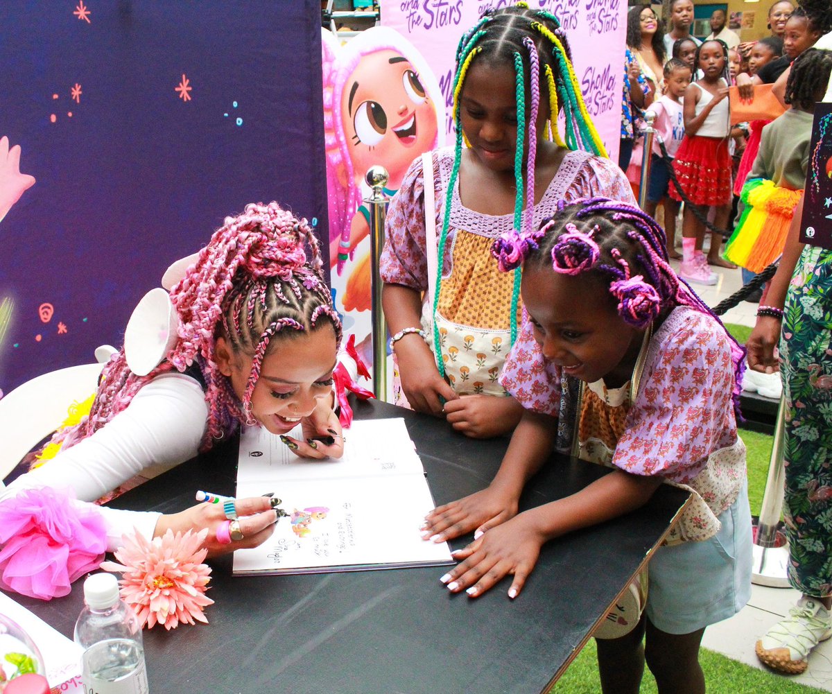 ShoMadjozi's tweet photo. Listeeeennnn, the stars showed up and showed out yesterday at Mall of Africa. Books were sold out in just a few hours. And I got so many hugs! My heart is full 🥹🫶🏽💗 thank you. 

Books are available at these stores: https://t.co/N9yRfXim2t https://t.co/60X9UOtLnR