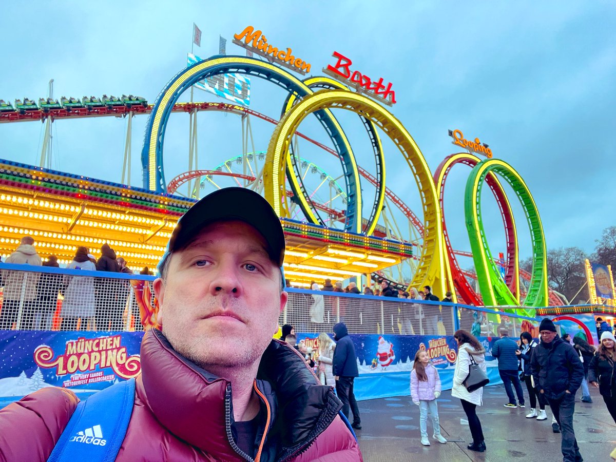 AndyHygate's tweet photo. Made it to @WinterWonderLDN #MunichLooping ⭕️⭕️⭕️⭕️⭕️👍 https://t.co/QKAnMSY2oW