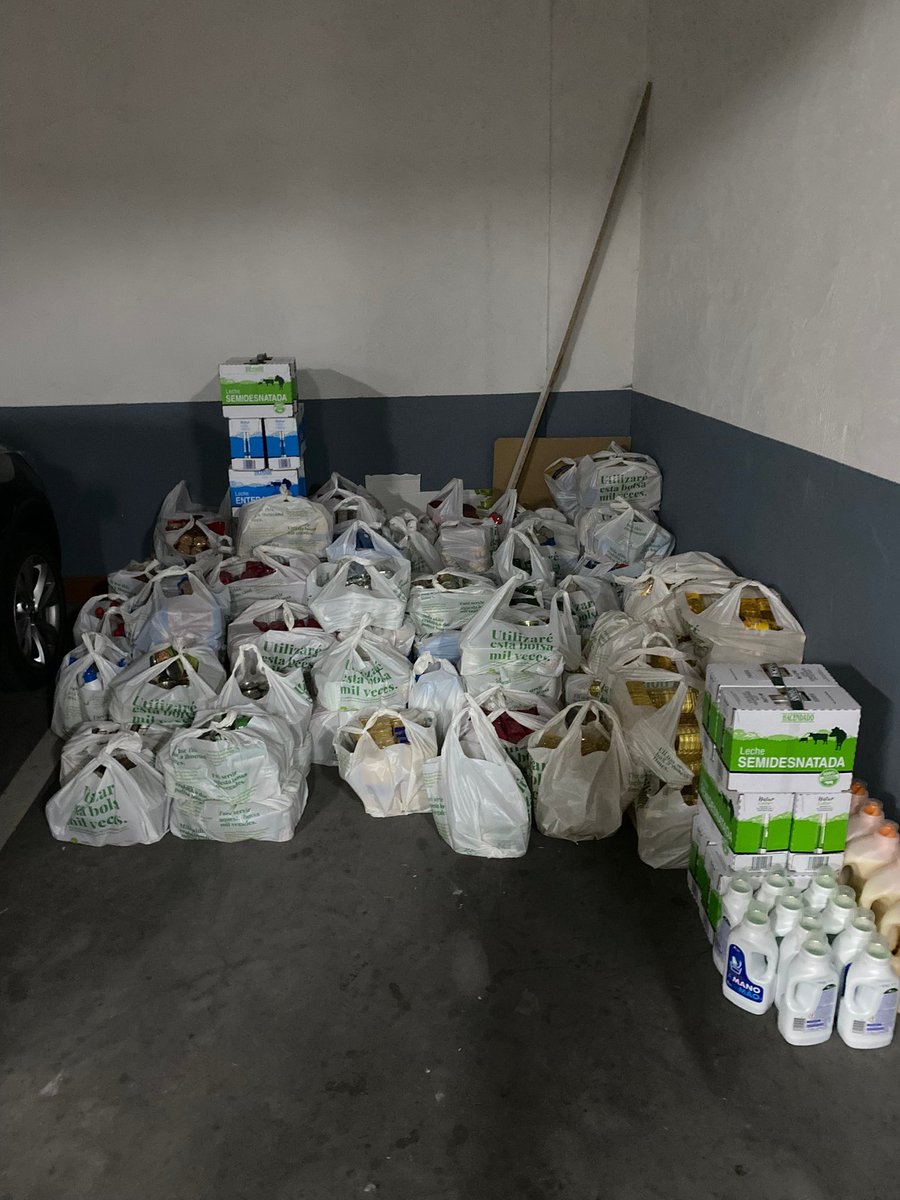 julitojul101's tweet photo. Un año más en #delltechnologies colaboramos con #caritas entregando comida para los más necesitados. Esta vez unos 2.500Kg. Un orgullo contar con nuestra #ERG #TrueAbility, con la ayuda de @RocioRuizS @miguelvillahoz y de todos los compañeros que componen esta gran empresa https://t.co/TrWrqlqujQ