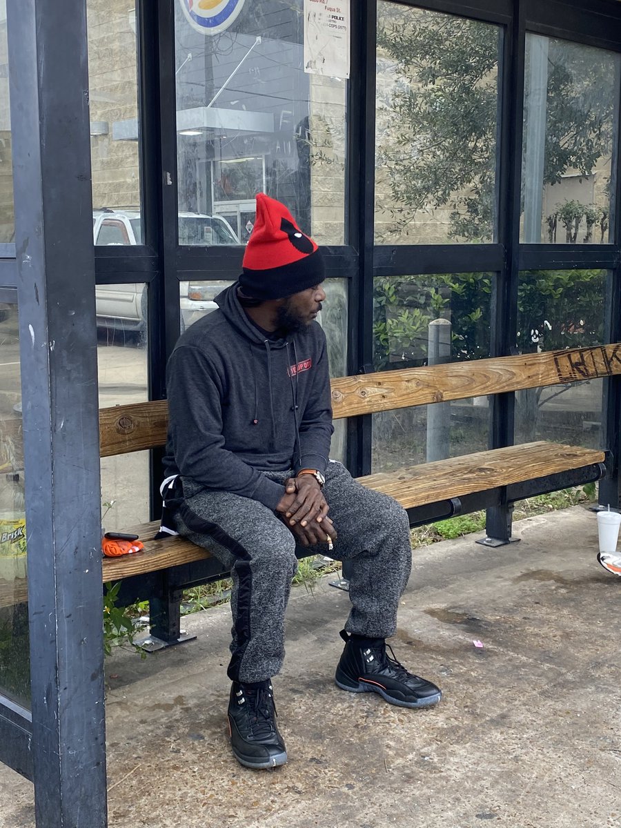 Blexcroid's tweet photo. Wishing that @METROHouston would place the No Smoking signs lower so the smokers would see them.  Better yet, engrave them on the windows!! https://t.co/z26zSFS7cy