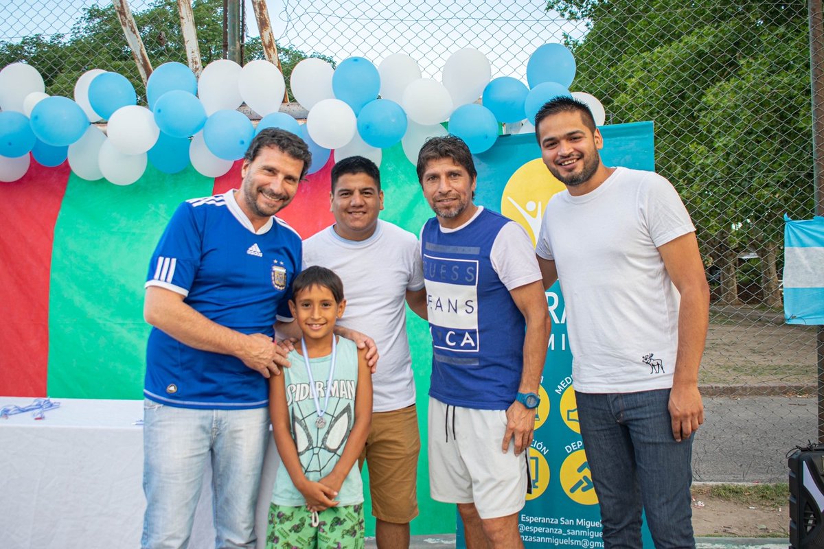 francolaporta's tweet photo. 🥇NUESTROS
CAMPEONES🥇
✅Cierre anual y entrega de medallas a los chicos y chicas de la escuelita de fútbol del barrio #Marilo de Esperanza San Miguel https://t.co/oV6Z5ErhPp