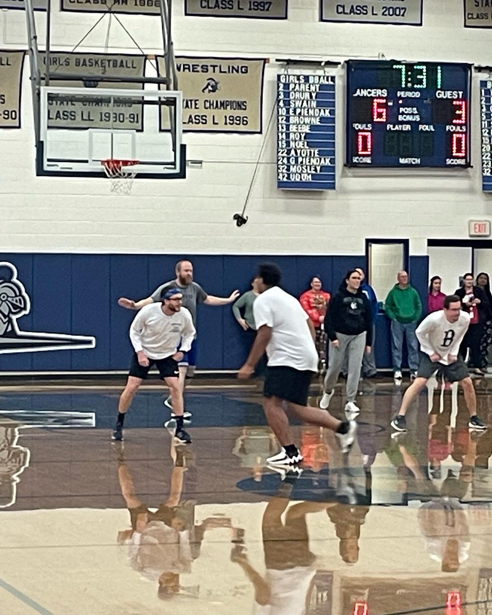 Courtney Decker tweet media