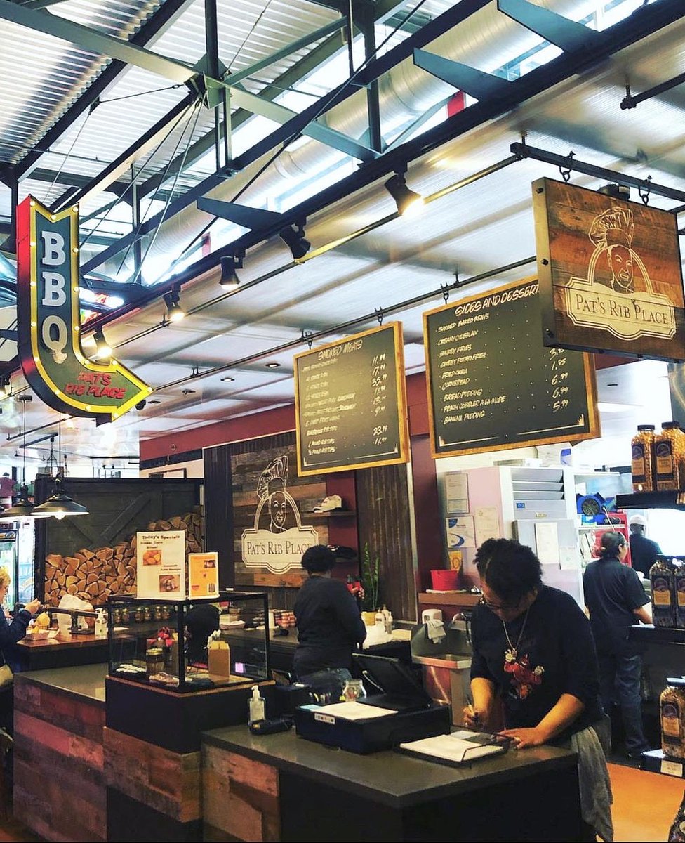 MKEPublicMarket's tweet image. In need of a last minute gift for the grill master in your life?

Pick up the homemade rub &amp;amp; marinade from @PATSRIB Place 🥩🔥

The perfect blend of paprika, cumin, red pepper curry &amp;amp; more will make for some good eatin’ at home!