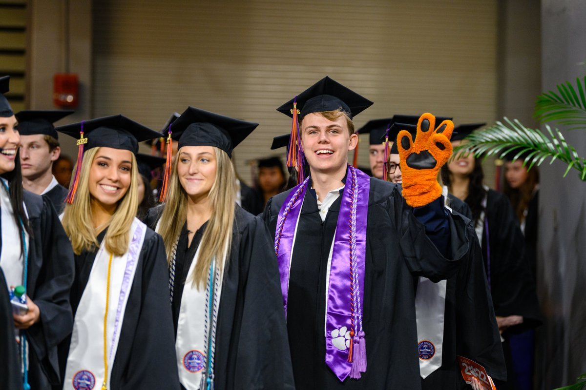 ClemsonUniv's tweet photo. You did it! #ClemsonGraduation https://t.co/qfxds1tMBN