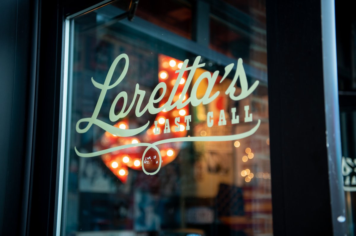 Tonight at 8pm, Loretta's presents Country Girls in the City! 💃 Featuring live music performances from local female artists #LiveAtLorettas 🎤