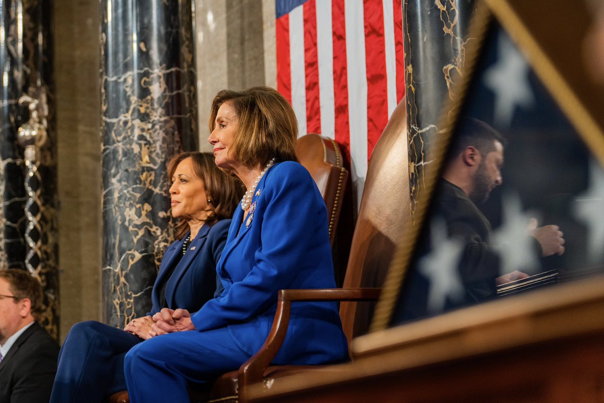 GraysonKisker's tweet photo. 12/21/22 📸 President @ZelenskyyUa delivers an address to Congress. https://t.co/EdtBb0U028