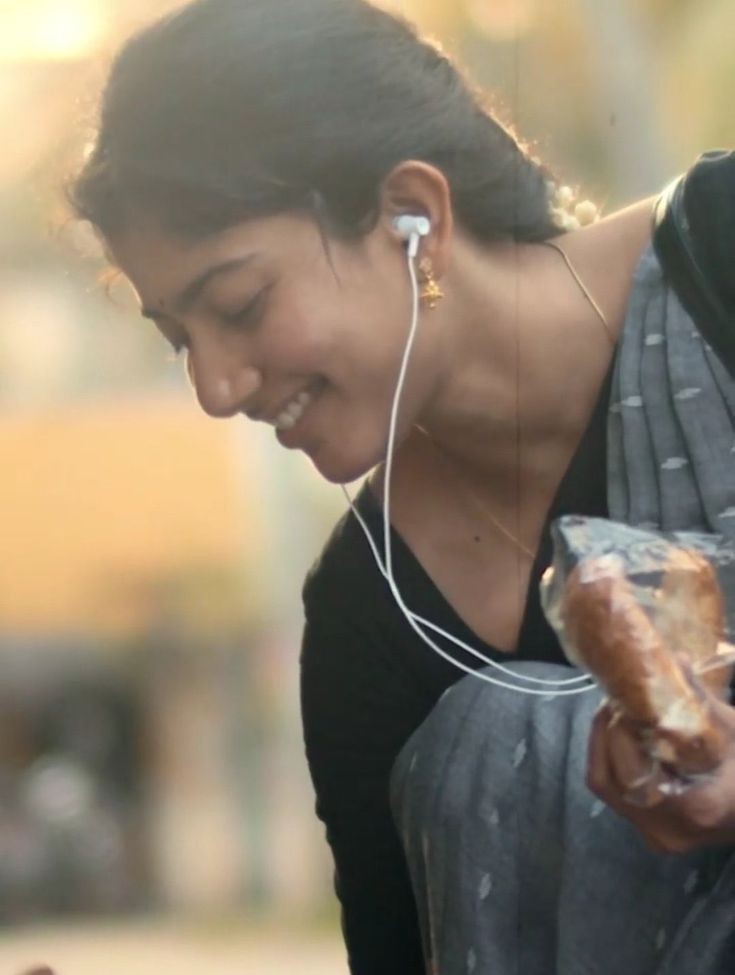 Congratulations dear for winning best actress award @Sai_Pallavi92 so happy for you ❤️👏 #SaiPallavi #Gargi #CIFF2022