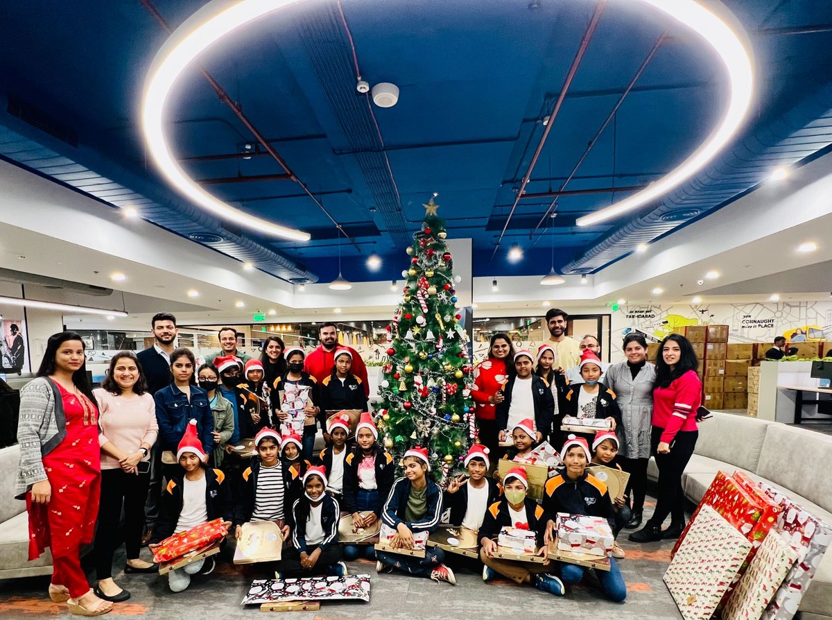 arcesium's tweet photo. This week, Arcesium India’s Hyderabad, Delhi, and Bangalore offices partnered with @DreamGirlFound2, Helping Hands Humanity, and Vidya Bhavan Trust for a fun-filled day of activities &amp; surprise gifts for 150 children – reaffirming our values to #MakeEachOtherBetter
#ArcesiumCares https://t.co/gxJIiMEj8e